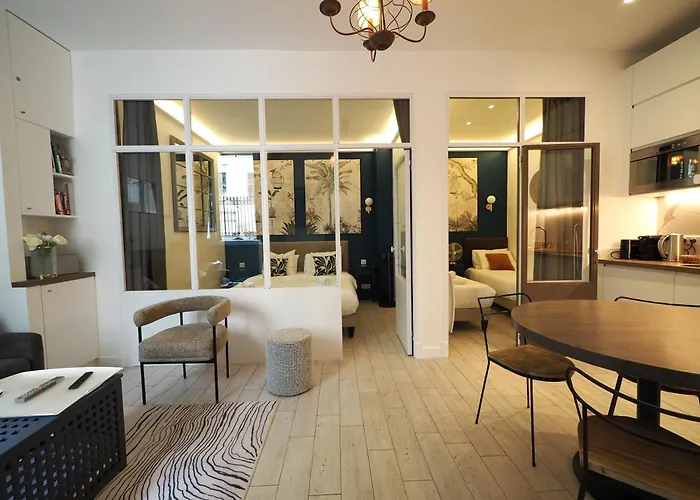 Апартаменты Saint Germain Elegant Chicsuites *